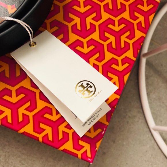 💋Flash SALE NWT Authentic Tory Burch Reversible 1.5” Leather belt. 💋 - Picture 2 of 3